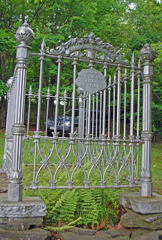 Downs Grave1